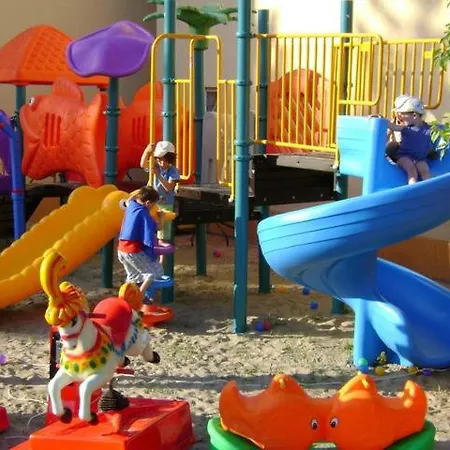 Resort Club Dunarea 3*